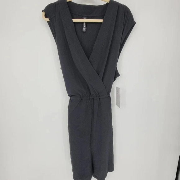 Nwt ATHLETA Marlow Romper Black shorts pullover size 3X - Picture 3 of 7
